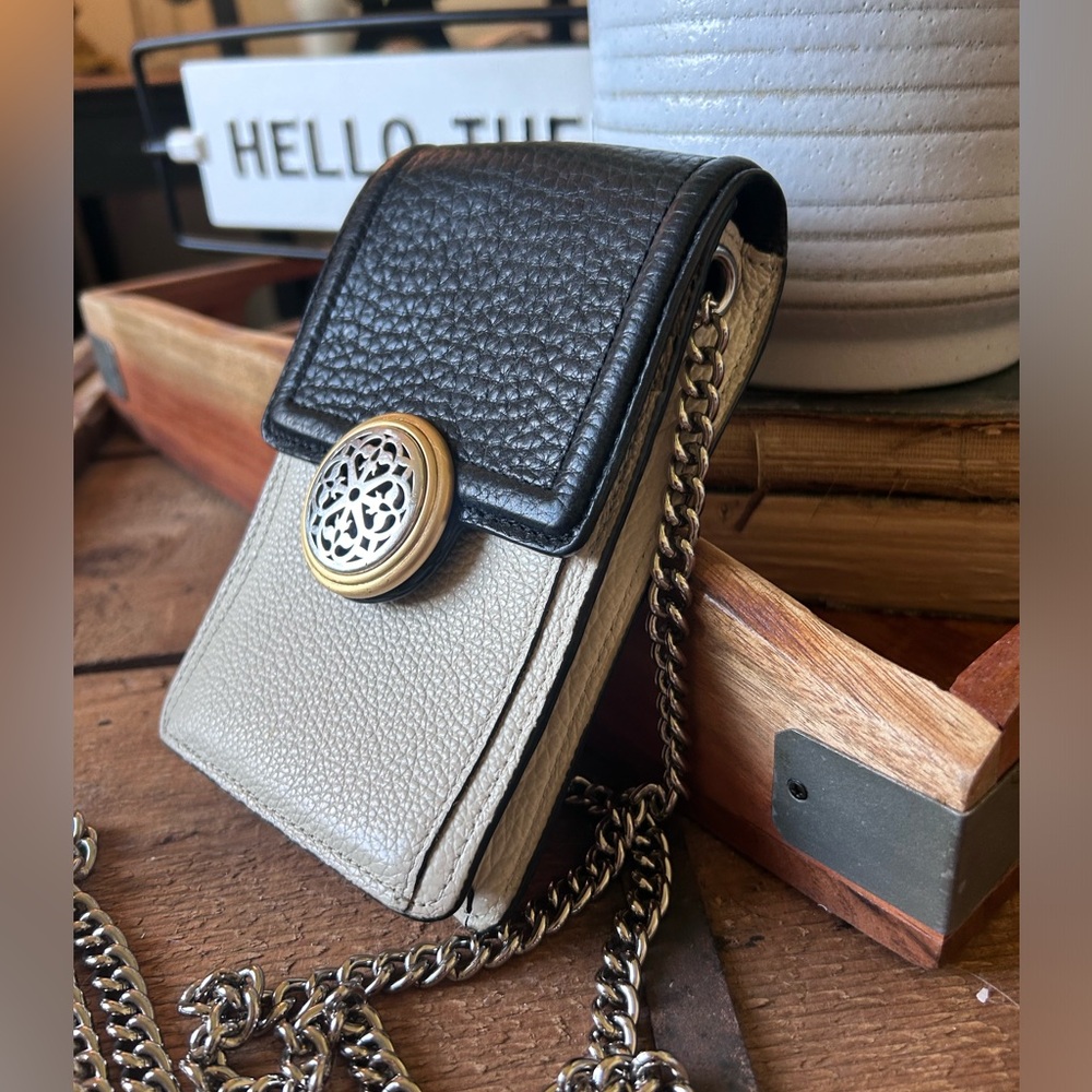 Brighton - Ferrara Daytime Phone Organizer